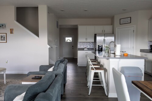 Holistic Campus Rental, LLC - Private Bedrooms in Shared Home with Shared Kitchen