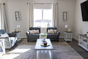 House, 2 Bedrooms | Living area