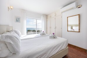 Bügeleisen/Bügelbrett, WLAN, Bettwäsche