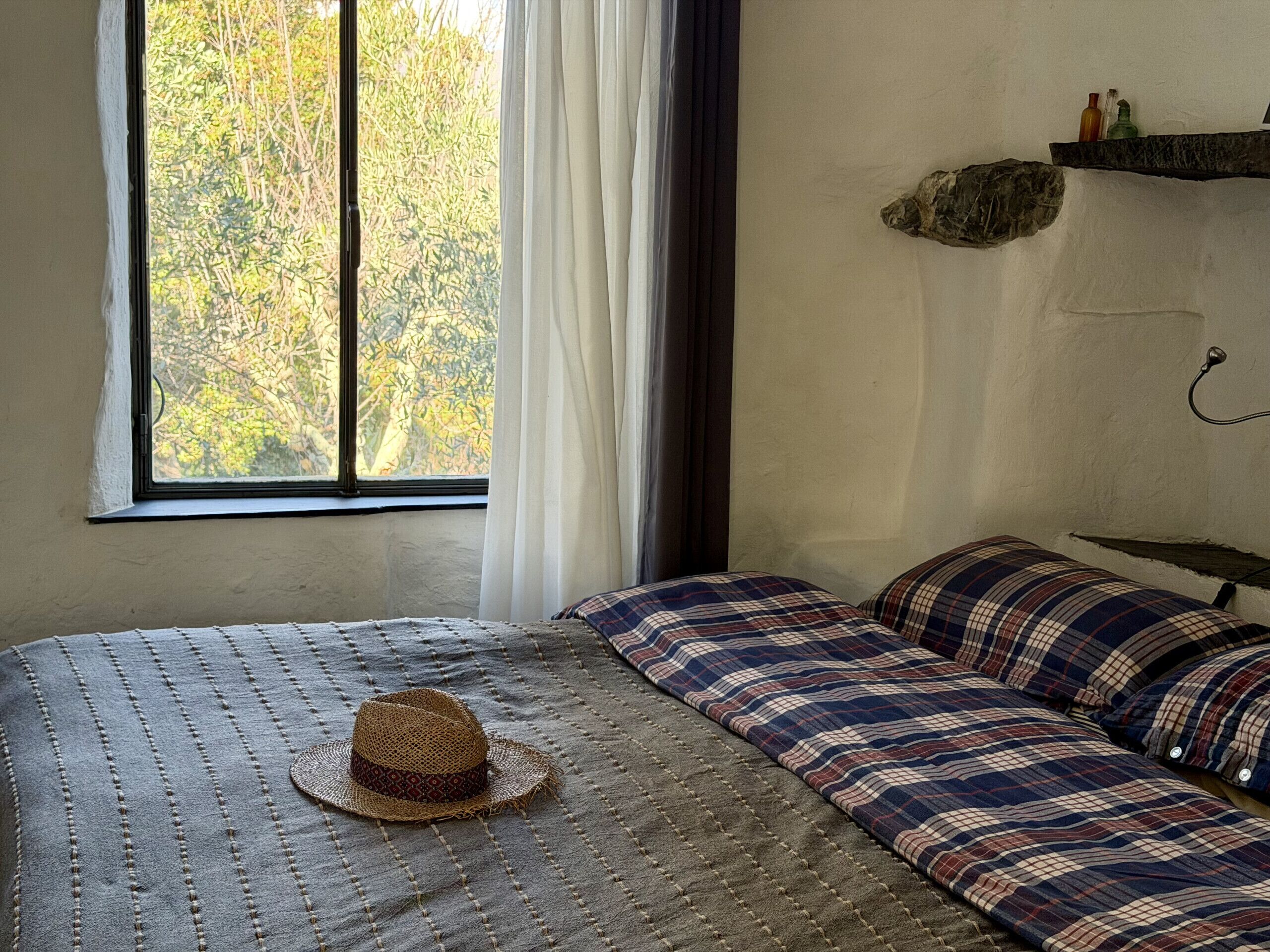 1 slaapkamer, een strijkplank/strijkijzer, gratis wifi, beddengoed