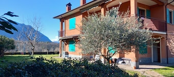 Appartement 'Sunset On Lake Maggiore 2 Garages' avec Jardin, Balcon et Wi-Fi