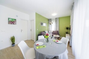 Apartment, 1 Bedroom, Balcony | Dining room - Apartment Maras 1 Zadar (Zadar)