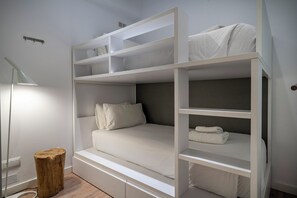 3 habitaciones, tabla de planchar con plancha y wifi gratis 