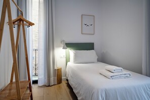 3 bedrooms, iron/ironing board, free WiFi - Verdi 11 - Habitat Apartments (Barcelona)