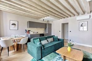 TV - Charmant Appartement Climatisé - Marais (Paris)