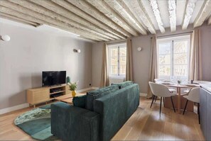 TV - Charmant Appartement Climatisé - Marais (Paris)