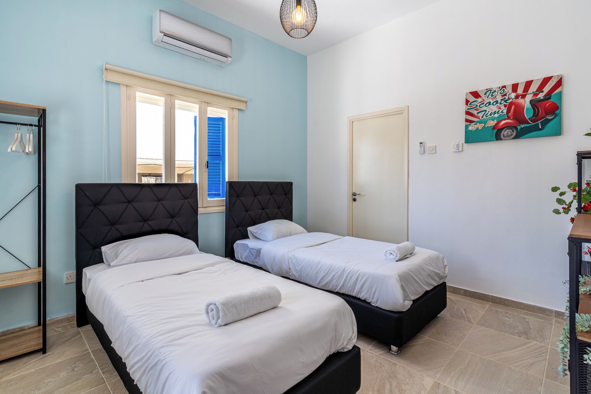 Studio, 2 Twin Beds, Kitchenette, City View | Premium bedding, blackout drapes, iron/ironing board, cribs/infant beds