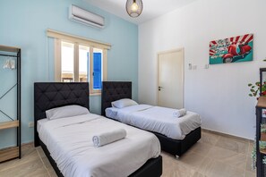 Studio, 2 Twin Beds, Kitchenette, City View | Premium bedding, blackout drapes, iron/ironing board, cribs/infant beds - Mufasa Studio & Terrace in Larnaca (Larnaca)