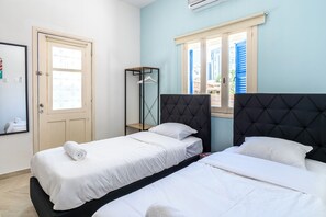 Studio, 2 Twin Beds, Kitchenette, City View | Premium bedding, blackout drapes, iron/ironing board, cribs/infant beds - Mufasa Studio & Terrace in Larnaca (Larnaca)