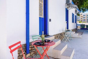 Studio, 2 Twin Beds, Kitchenette, City View | Outdoor dining - Mufasa Studio & Terrace in Larnaca (Larnaca)
