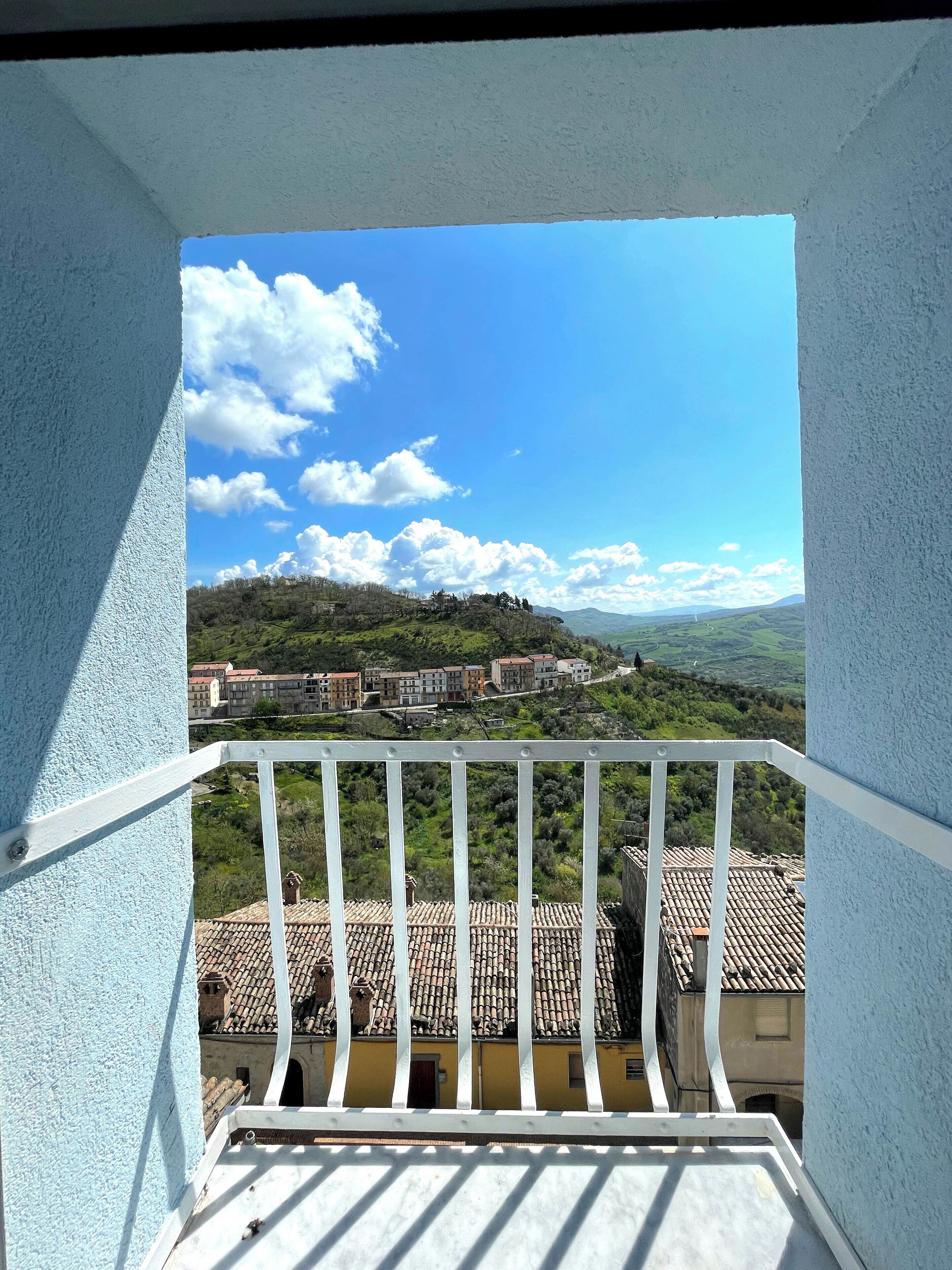 Maison, balcon, vue montagne | Enceinte de l’hébergement