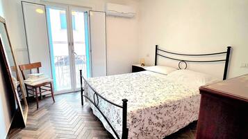 House, Balcony, Mountain View