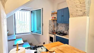 House, Balcony, Mountain View | Private kitchen