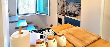 Casa, balcón, vista a la montaña | Cocina privada