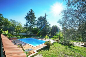 Pool - Cozy apartment with shared pool (Valica)