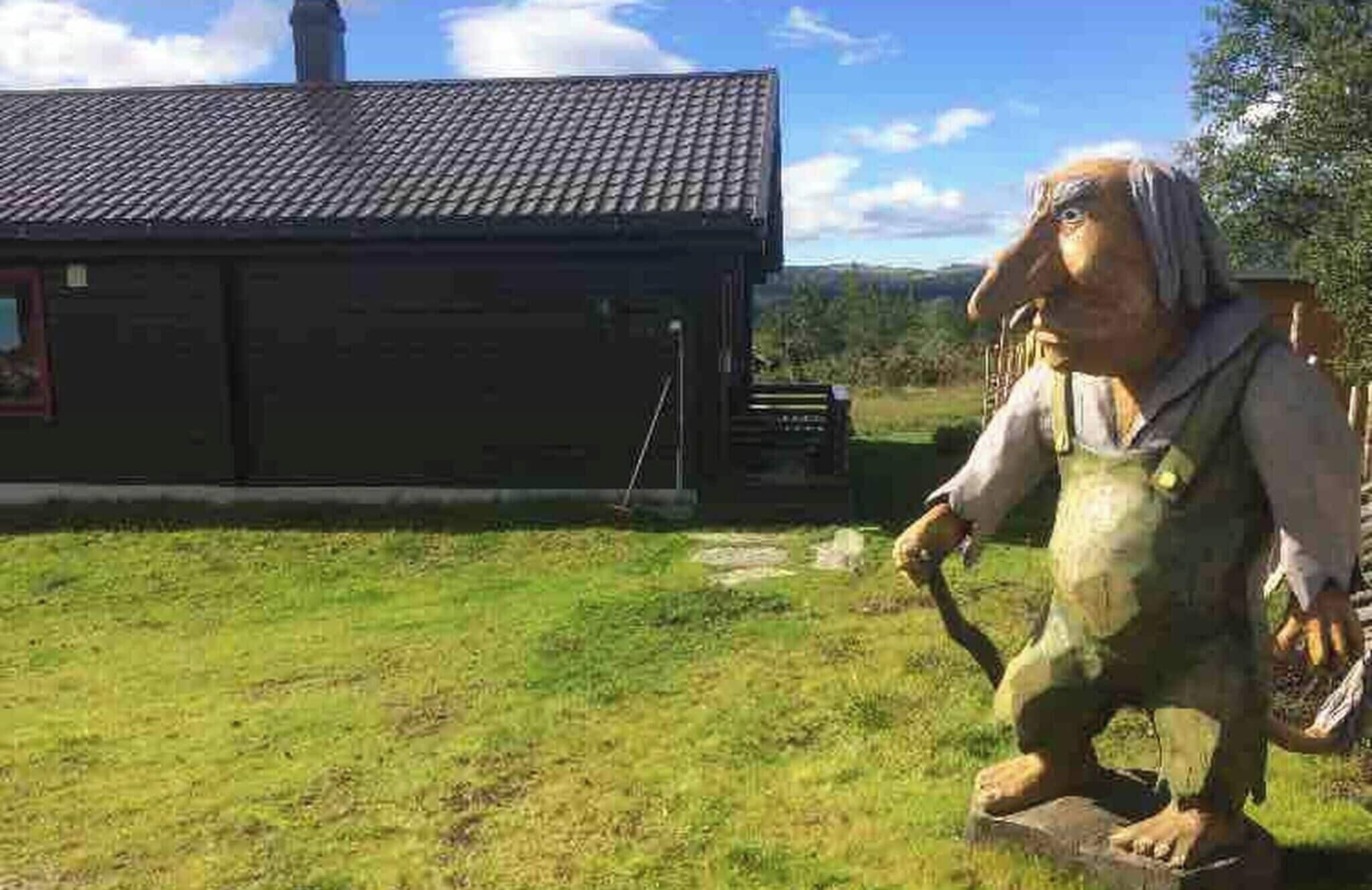 منزل - ٤ غرف نوم - بمسبح خاص | منوع