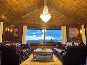 House, 4 Bedrooms, Private Pool | Living room | Books - Holiday Home in Beautiful Rondane With Pool and Sauna (Dovre)