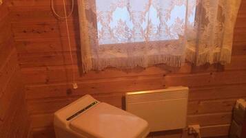 Cabin, 2 Bedrooms, Accessible, Balcony | Bathroom