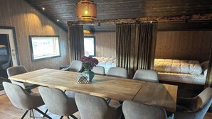 Rumah, 3 kamar tidur, akses difabel | Ruang makan