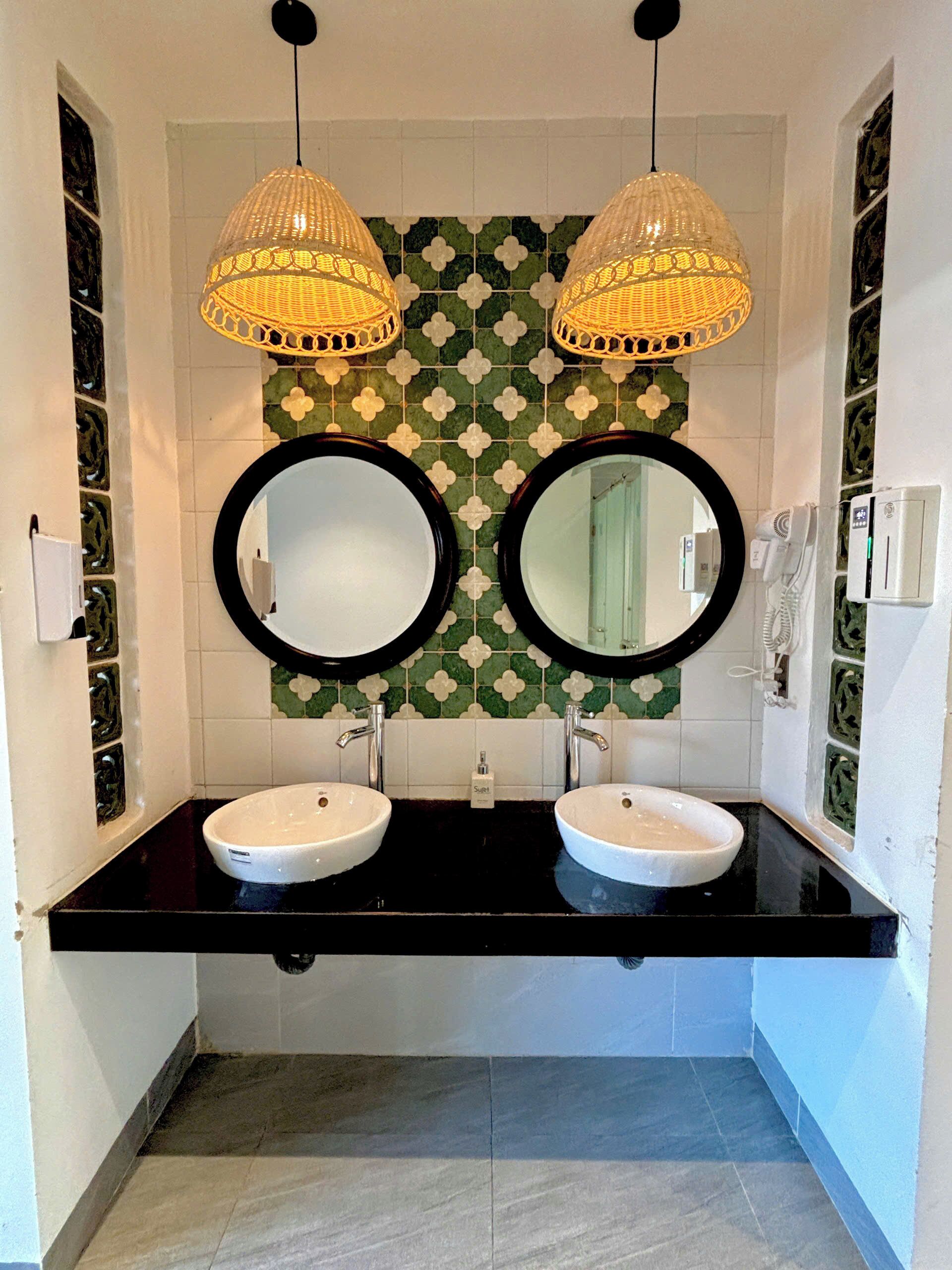 Felles sovesal – superior | Bad | Dusj, hårføner og toalettpapir