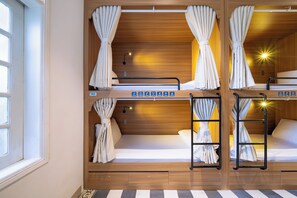 Free WiFi, bed sheets