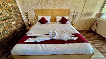 Comfort Studio | Desk