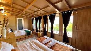 Comfort Studio | Desk - Five Hill Cottage Mukteshwar (Mukteshwar)