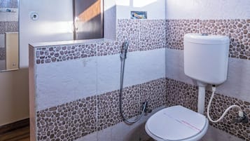 Superior Twin Room | Bathroom