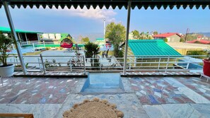 Comfort Studio | Desk - Five Hill Cottage Mukteshwar (Mukteshwar)
