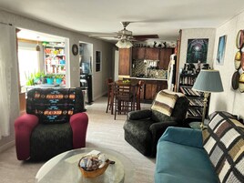 Mobile Home, 1 Bedroom, Smoking, Patio | Living area