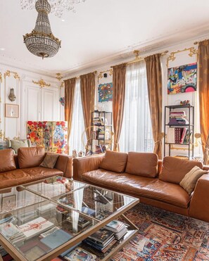 Interior - Apartment- 8 pers //Champs-Élysées (Paris)