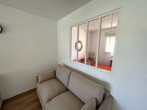 TV - Air-conditioned apartment with parking, close to beach and shops (Argelès-sur-Mer)