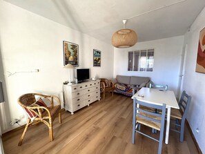 Interior - Air-conditioned apartment with parking, close to beach and shops (Argelès-sur-Mer)