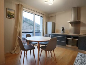 Fridge, microwave, oven, stovetop - Comfort 4* with Parking and Terrace at Mont-Dore (Mont-Dore)
