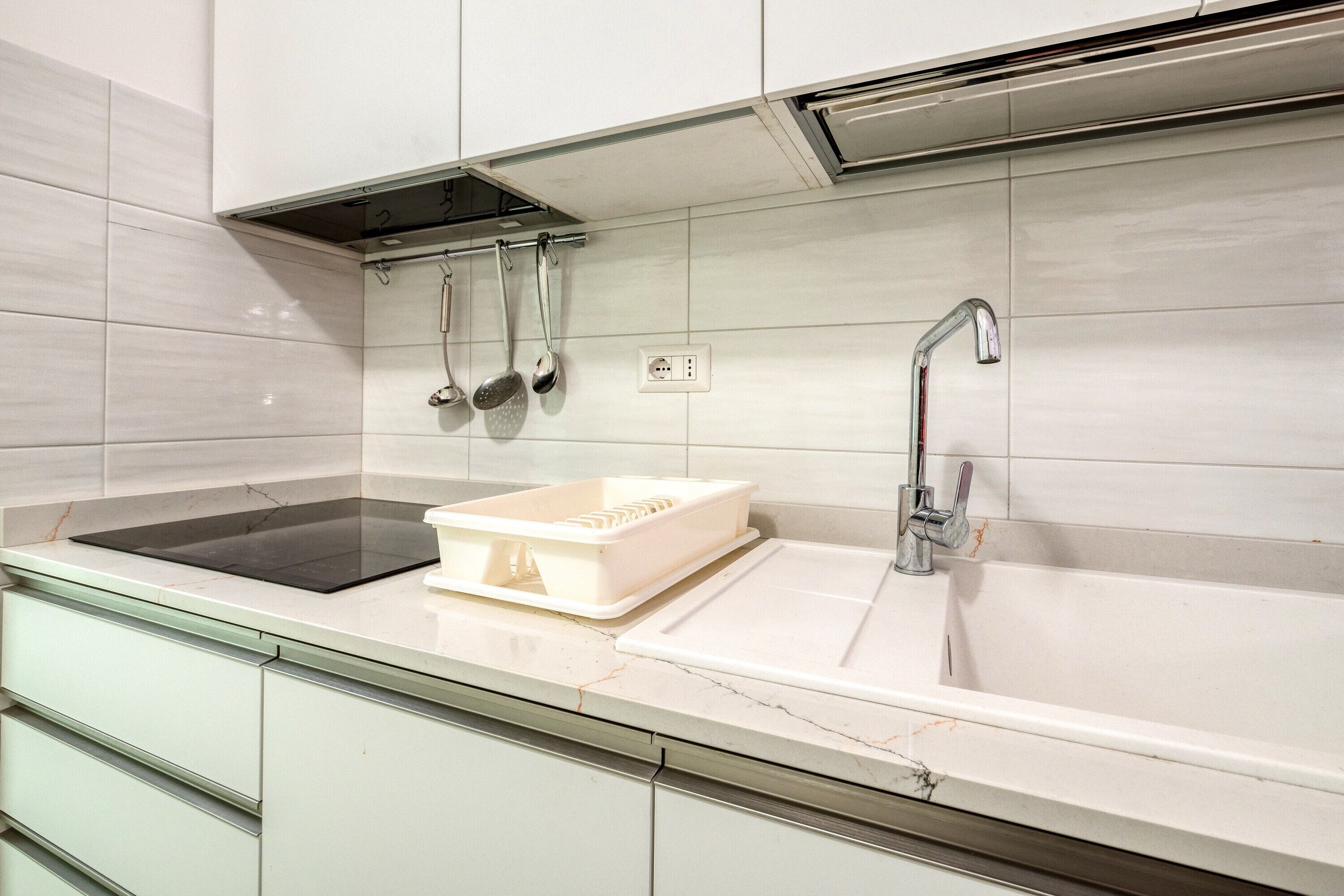 Fridge, stovetop, cookware/dishes/utensils