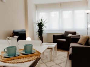 TV - Central Renovated Apartment with Wi-Fi in Logroño (Logroño)