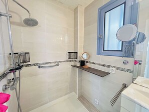 Bathroom - Cap d'Agde - T2 Apt with Garden, Saint Martin (Cap d'Agde)