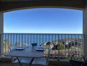 Outdoor dining - Ground Floor Apt Banyuls 4 pers. Parking Air Conditioning (Banyuls-sur-Mer)