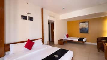 Double Room, Balcony, City View | Iron/ironing board, free WiFi