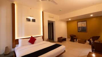 Double Room, Balcony, City View | Iron/ironing board, free WiFi