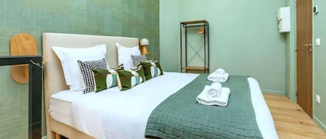 مكواة/لوح كي وواي فاي وملاءات أسرّة