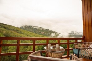 Superior Twin Room, Balcony, Mountain View | Outdoor dining - Nangter Retreat (Paro)