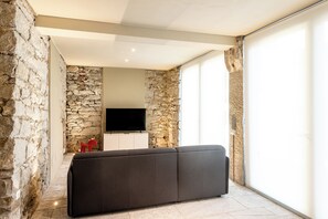 Smart TV - Lake Orta elegant apartment. Vacation Lake Friends (Alzo)