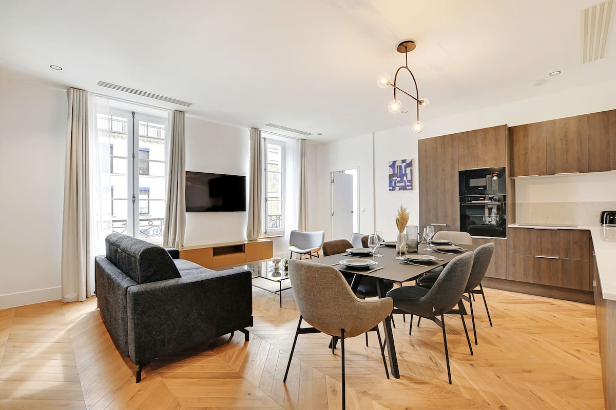 Apartment, 2 Bedrooms | Living area