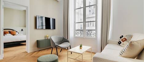 Apartment, 1 Bedroom | Living area