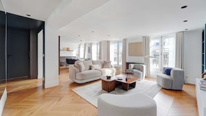 Duplex, 4 Bedrooms | Living area - Libere Paris Haussmann (Paris)