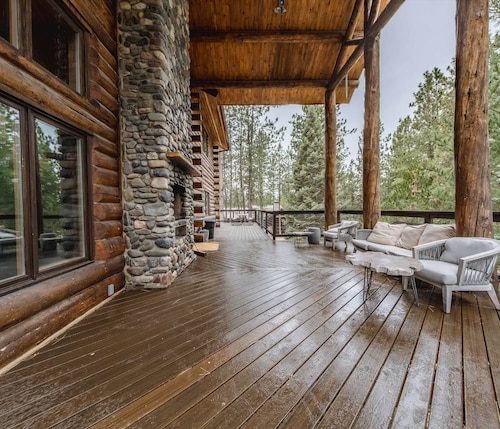 Wilderness Club Lodge For 25