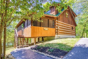 Exterior - Mountain Hideaway with Hot Tub, Game Loft & Fire Pit – Minutes to Pigeon Forge (Sevierville)