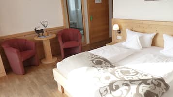 Comfort Suite, Balcony, Garden View | In-room safe, blackout drapes, soundproofing, free WiFi