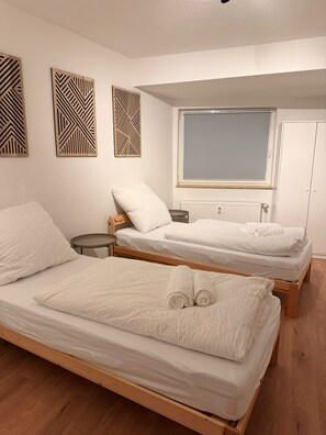 Travel cot, WiFi, bed sheets - Vrbo Property (Bottrop)